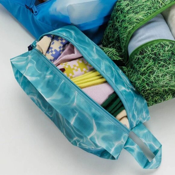 NWOT Baggu 3D Zip Pouch Small - Pool (Lawnscape) - Picture 6 of 8